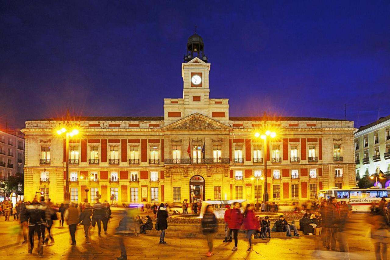 マドリード La Reina De Gran Via - Parking Tph Bed & Breakfast エクステリア 写真