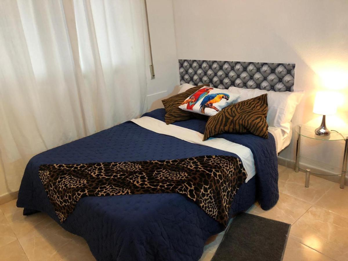 マドリード La Reina De Gran Via - Parking Tph Bed & Breakfast エクステリア 写真
