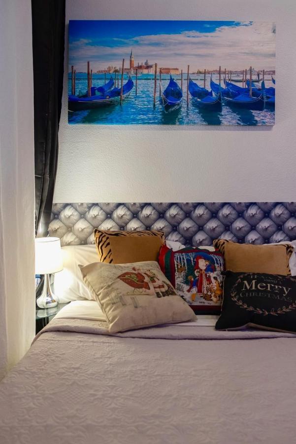 マドリード La Reina De Gran Via - Parking Tph Bed & Breakfast エクステリア 写真