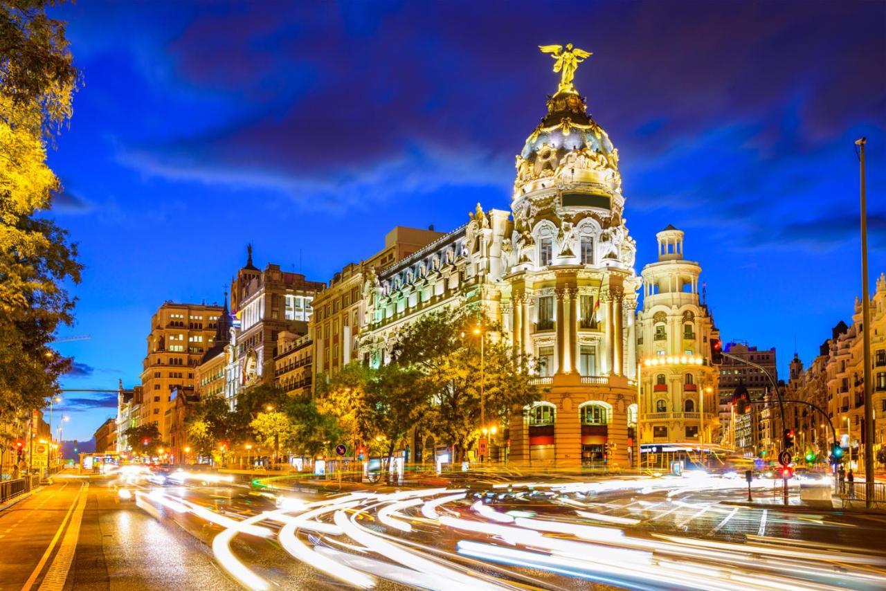 マドリード La Reina De Gran Via - Parking Tph Bed & Breakfast エクステリア 写真