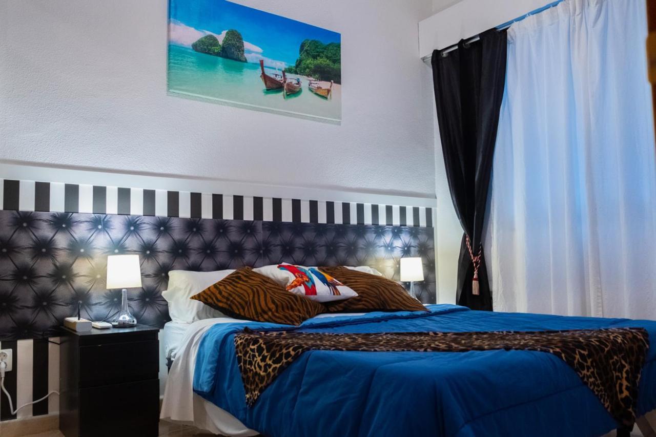 マドリード La Reina De Gran Via - Parking Tph Bed & Breakfast エクステリア 写真